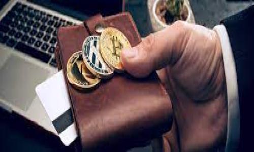 在谈论“屎币钱包”之前，我们需要明确这个术语通常指的是一种与某些加密货币相关的钱包。然而，具体的“屎币”并没有一个明确的定义，通常是指某种不太被看好的、或者是恶搞性质的加密货币。接下来，我将简要介绍几种常见的加密货币钱包，这些钱包可能支持各种加密货币交易，其中也可能包括一些不那么主流的币种。

### 1. 热钱包和冷钱包的区别

在选择加密货币钱包时，首先需要了解热钱包和冷钱包的区别。热钱包是指那些连接到互联网的钱包，例如在线钱包和手机应用钱包，使用方便，适合频繁交易。但由于其始终连网，安全性相对较低，容易受到黑客攻击。

而冷钱包则是指离线的钱包，例如硬件钱包和纸钱包，安全性高，更适合长期存储。同时，由于其不连接互联网，使用方便程度略逊于热钱包。在实际应用中，很多投资者会选择结合使用这两种钱包，以期在安全与便捷之间找到平衡。

### 2. 常见热钱包推荐

对于热钱包，市场上有很多知名的选择，以下是一些常用的热钱包：

- **MetaMask**：这是一个非常受欢迎的以太坊及ERC20代币的钱包，它可以作为浏览器扩展使用，用户体验良好，方便与去中心化应用（DApps）进行交互。MetaMask拥有直观的用户界面，适合新手和资深用户。

- **Trust Wallet**：这是一个移动端钱包，支持多种区块链上的币种。它的界面友好，并且具有内置的去中心化交易所（DEX）功能，使用户能够在手机上完成各种交易。

- **Coinbase Wallet**：对于已经注册在Coinbase交易所的用户，这款钱包是一个不错的选择。它不仅支持多种加密货币，还与Coinbase的交易功能无缝衔接，方便用户管理资产。

### 3. 常见冷钱包推荐

如果你打算长期持有加密货币，冷钱包将成为你的最佳选择。以下是一些常见的冷钱包推荐：

- **Ledger Nano S/X**：这款硬件钱包非常受欢迎，安全性极高，支持的币种非常多。相比之下，Ledger Nano X更为先进，具有更大的存储空间和蓝牙功能，尽管价格相对更高。

- **Trezor**：这也是一个非常受信赖的硬件钱包品牌，尤其在安全性方面。在这个钱包上，你可以安全地存储你的私钥和交易信息。

- **纸钱包**：对于更加传统和极简的用户，纸钱包也是一种选择。虽然纸钱包的设置可能稍显复杂，但其绝对的离线安全性使其成为一种备受青睐的存储方式。

### 4. 购买和管理“屎币”的注意事项

如果你打算购买一些新的或小型的加密货币（通常被称为“屎币”），在做出投资决定之前你需要考虑几个方面。这些币种通常波动较大，且缺乏成熟的市场支持，因此风险相对较高。

我的一些朋友曾尝试过投资这些小型币种，初时他们很兴奋，看到了快速上涨的机会，但很快就因价格暴跌而感到失望。在此，我要强调的是，不要盲目跟风，要进行深入研究，了解币种背后的项目、团队与社区潜力。

### 5. 加密货币的未来

如今，加密货币不断进化，市场上新币种层出不穷。但是，如何在众多选择中找到真正的机会仍然需要准确的判断与分析。从个人的经历来看，早期我也曾因为盲目追逐热门币种而遭受了损失。这促使我去深入学习区块链技术、经济学原理等方面的知识，以期在这个高风险的投资市场中找到自己的立足点。

### 6. 总结

在选择加密货币钱包和投资时，安全性和实用性是你需要首先考虑的因素。无论是热钱包还是冷钱包，各有优缺点，选择适合自己的才是王道。同时，在投资过程中保持理智，不盲目追逐热点，也是一种保护自己的策略。

加密货币的世界充满不确定性，保持学习的态度，才能在风云变幻的市场中找到自己的方向。希望每一个投资者都能在加密世界中找到其乐趣与价值。

### 加密货币, 钱包, 投资/guanjianci 

### 选择合适的加密货币钱包，实现安全投资